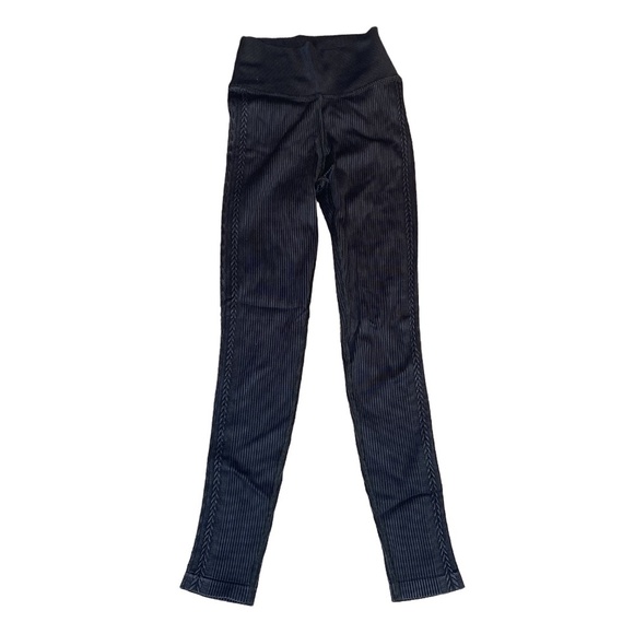 NEW OFFLINE BY AERIE Seamless Cable High Waisted Black 7/8 Length Legging XS - Picture 7 of 12